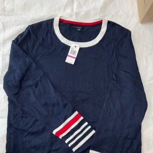 Woman’s Nautica pullover size xxl